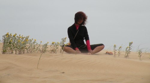 Mymy Yoga dune de cabo polonio.JPG